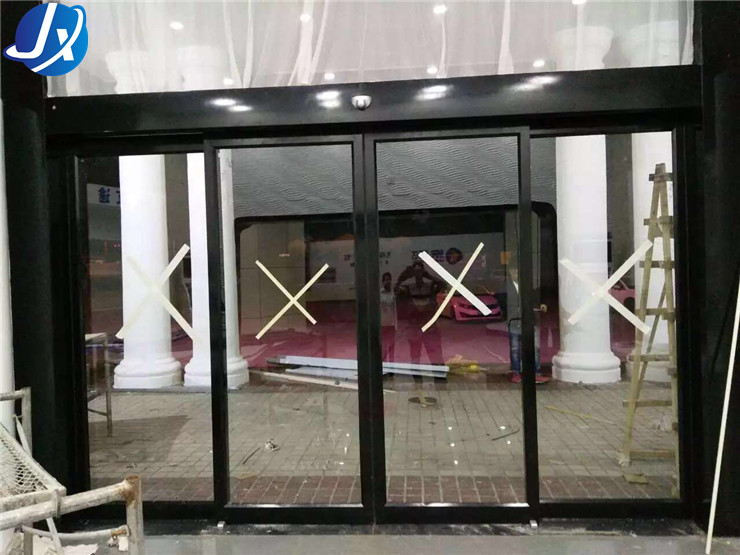 铝合金门窗玻璃要怎么换 窗户玻璃有条裂缝怎么修补