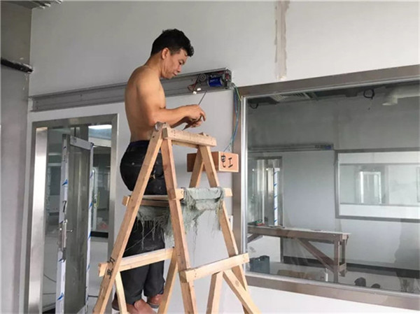 电商成玻璃门企业展开的鸡肋？病症何在？