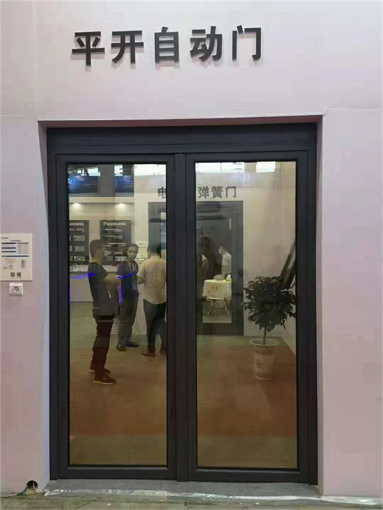 水雾式玻璃感应门的特点
